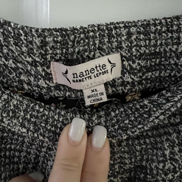 Lightly Worn! Women’s Nanette XL Gray and White Metallic Straight Leg Work Pants - Picture 3 of 6